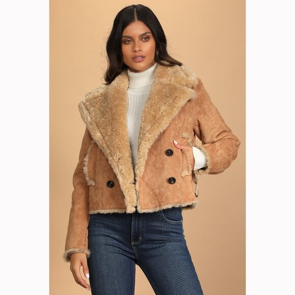 💋STUNNING!💋CHIC ATTITUDE Shearling Suede Cropped Double-Breasted Coat in Camel - Picture 3 of 16